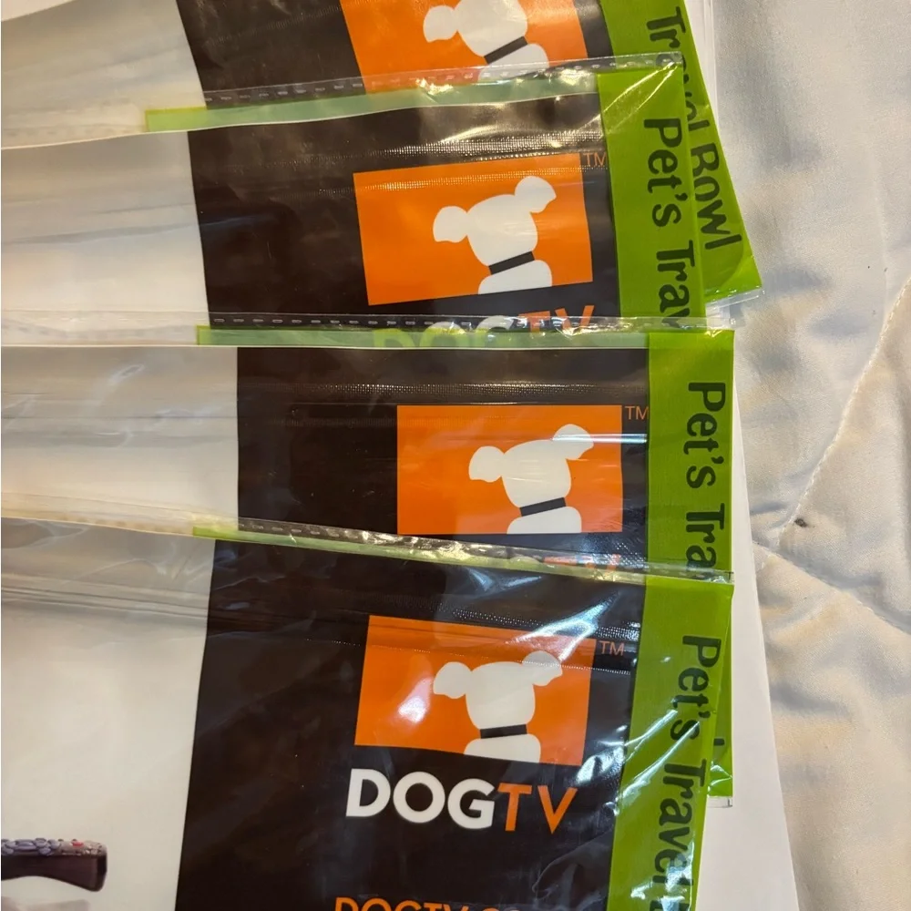Dogtv pet travel bowl NWT